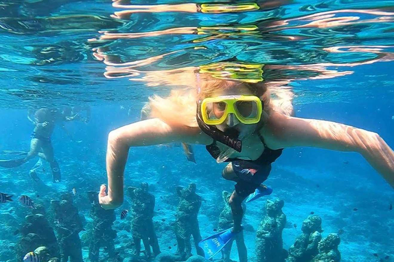 Gili Islands : Snorkelling Trip by Glass Bottom Boat Gili Trawangan : Snorkelling trip & Sunset tour