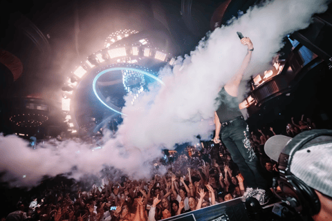 Las Vegas: VIP Club Crawl with Games, Open Bar & Party Bus