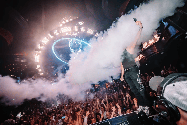 Las Vegas: VIP Club Crawl with Games, Open Bar & Party Bus