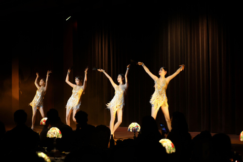 Wuhan: Yellow Crane Tower, East Lake & Hankow Tour