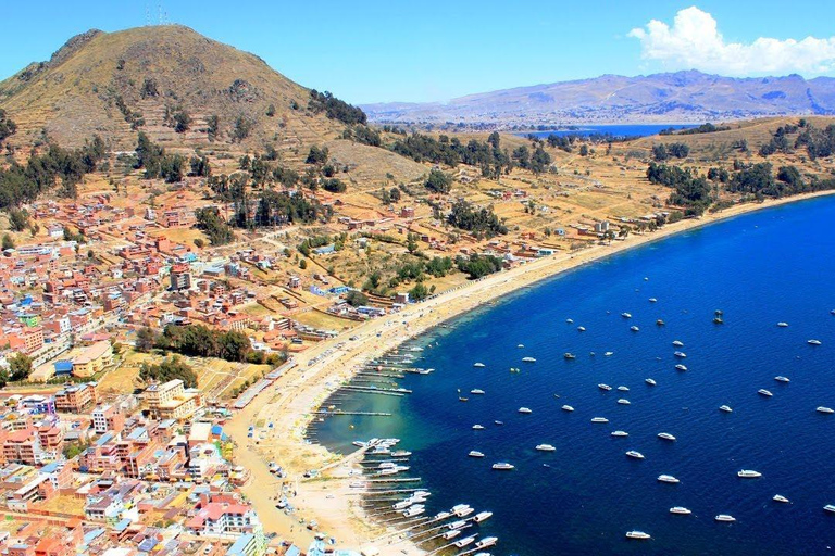 Excursión de un día al Lago Titicaca y Copacabana con almuerzo