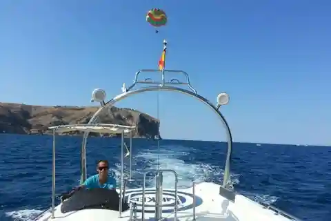 Benidorm: Parasailing Experience over the Mediterranean