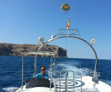 Benidorm: Parasailing Experience over the Mediterranean