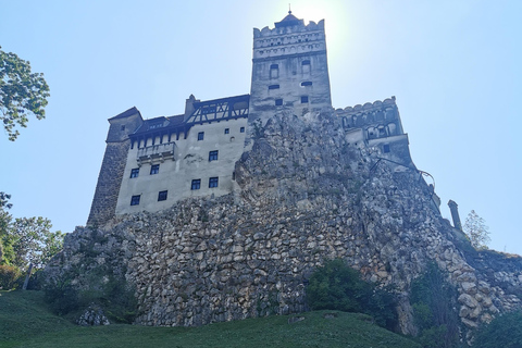 Day Trip to Bran Dracula&#039;s Castle and Peles CastleOption for private tour