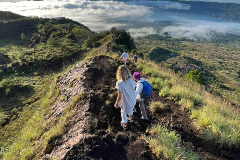 Mount Batur Sunrise hiking with Breakfast & Hotel Pickup Hot spring only