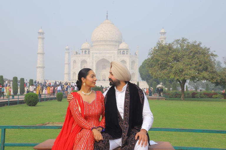 From Delhi: Private Taj Mahal & Agra Tour with 5-Star Lunch Local Expert Tour Guide Only