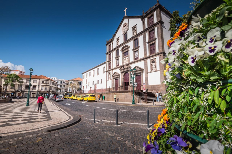 Funchal: Guided Walking Tour with Tastings