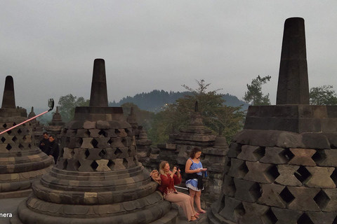Yogyakarta: Borobudur & Prambanan Guided Tour with Pickup