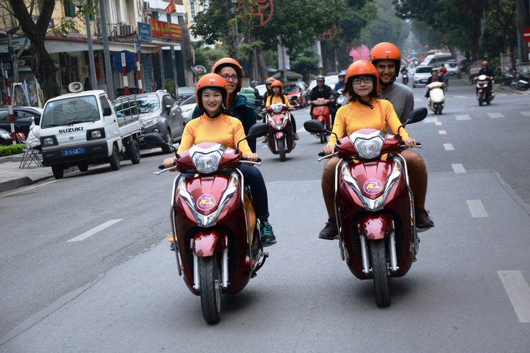 Hanoi: Private Instagram Tour by Motorbike with Female Guide