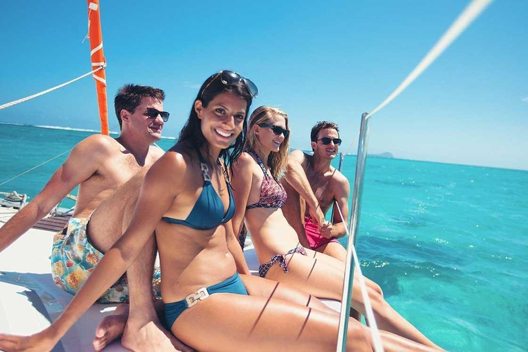 Santorini Catamaran Tour for Cruise Travelers SKIP CABLE CAR