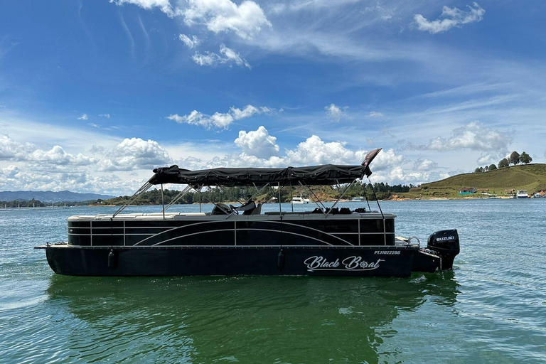 Guatapé: Cruzeiro de charutos de luxo no lago com Los Puros Hermanos