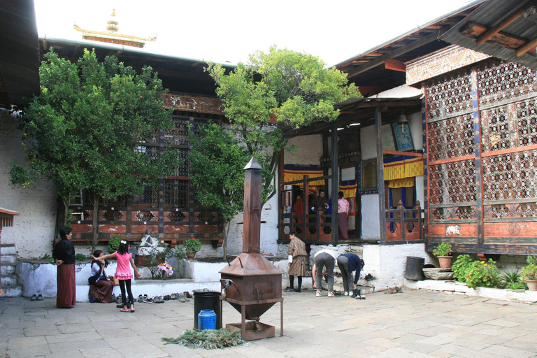 7-Days in Bhutan with River Rafting, Farm Lunch & Stone Bath