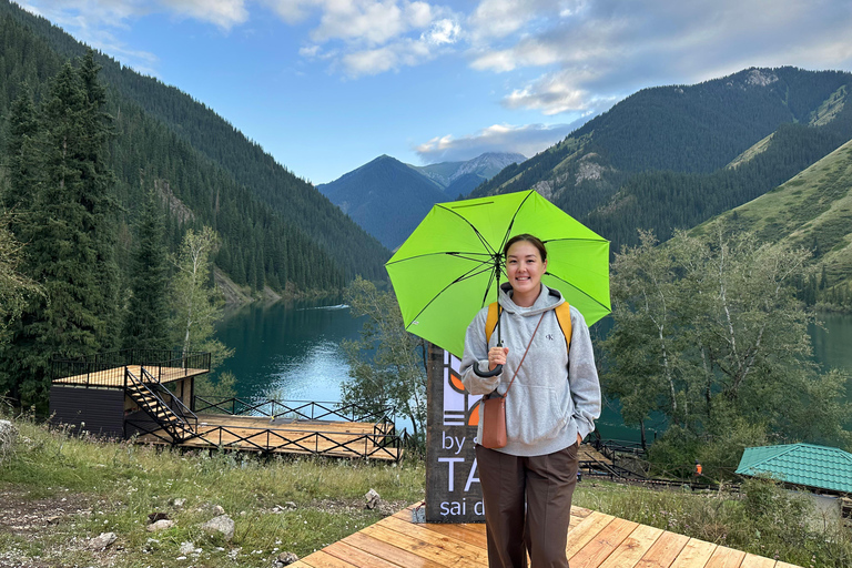 Almaty : Excursion de 2 jours aux lacs Kolsai-Kaindy et au canyon de CharynVisite nocturne de 2 jours avec départ en soirée et séjour de 2 nuits