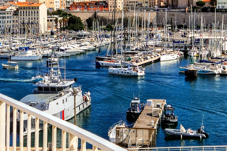 Marseille: Vestiges\Vieux Port\Le Panier\avec un Marseillais