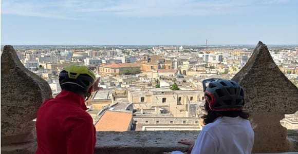 Lecce: Bike tour of the city center with a view from the Campanile (admission included)