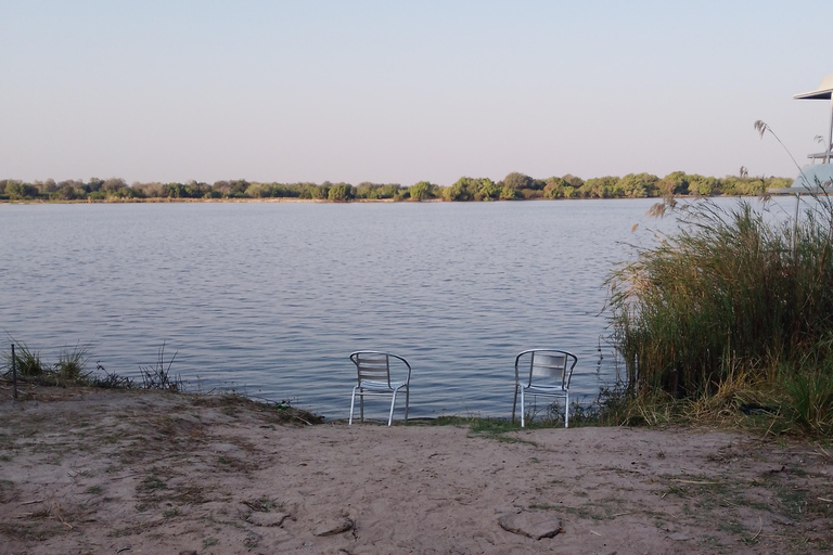 Excursión de un día a Chobe desde las cataratas Victoria- 06:30 a 18:30 horasExcursión de un día a Chobe desde las cataratas Victoria- Desde el amanecer hasta el atardecer