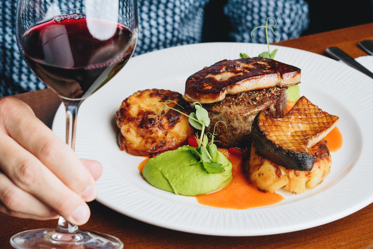 Budapest: Cena con espectáculo folclórico y bebidas ilimitadasCENA Y ESPECTÁCULO - Menú de pescado (comienza a las 20:30)