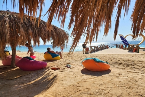 Hurghada: Magawish Island Boat Trip with Lunch & Transfers