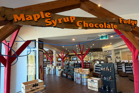 Sip, Snap & Maple Tap: Niagara-on-the-Lake Photo & Wine Tour Tasting at Konzelmann Lakeside Winery