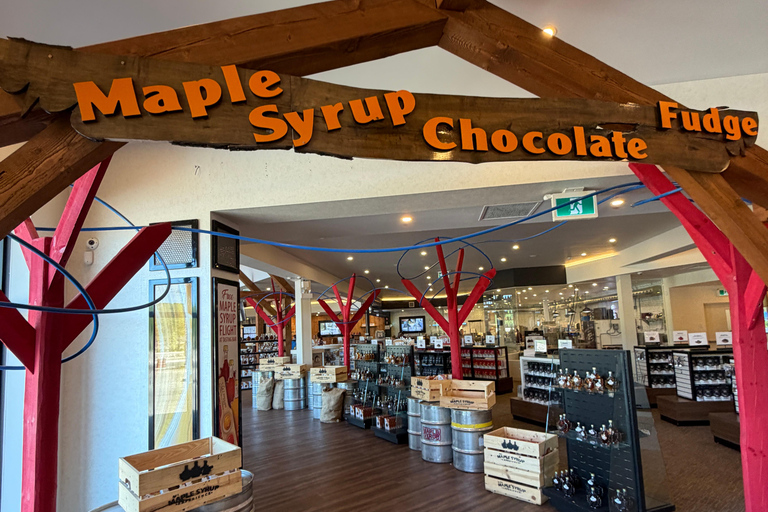 Sip, Snap & Maple Tap: Niagara-on-the-Lake Photo & Wine Tour Tasting at Konzelmann Lakeside Winery
