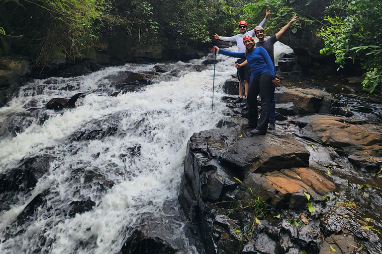 Foz do Iguaçu : randonnée aux chutes avec déjeuner et transfertFoz do Iguaçu : randonnée aux chutes d&#039;eau avec déjeuner et transfert