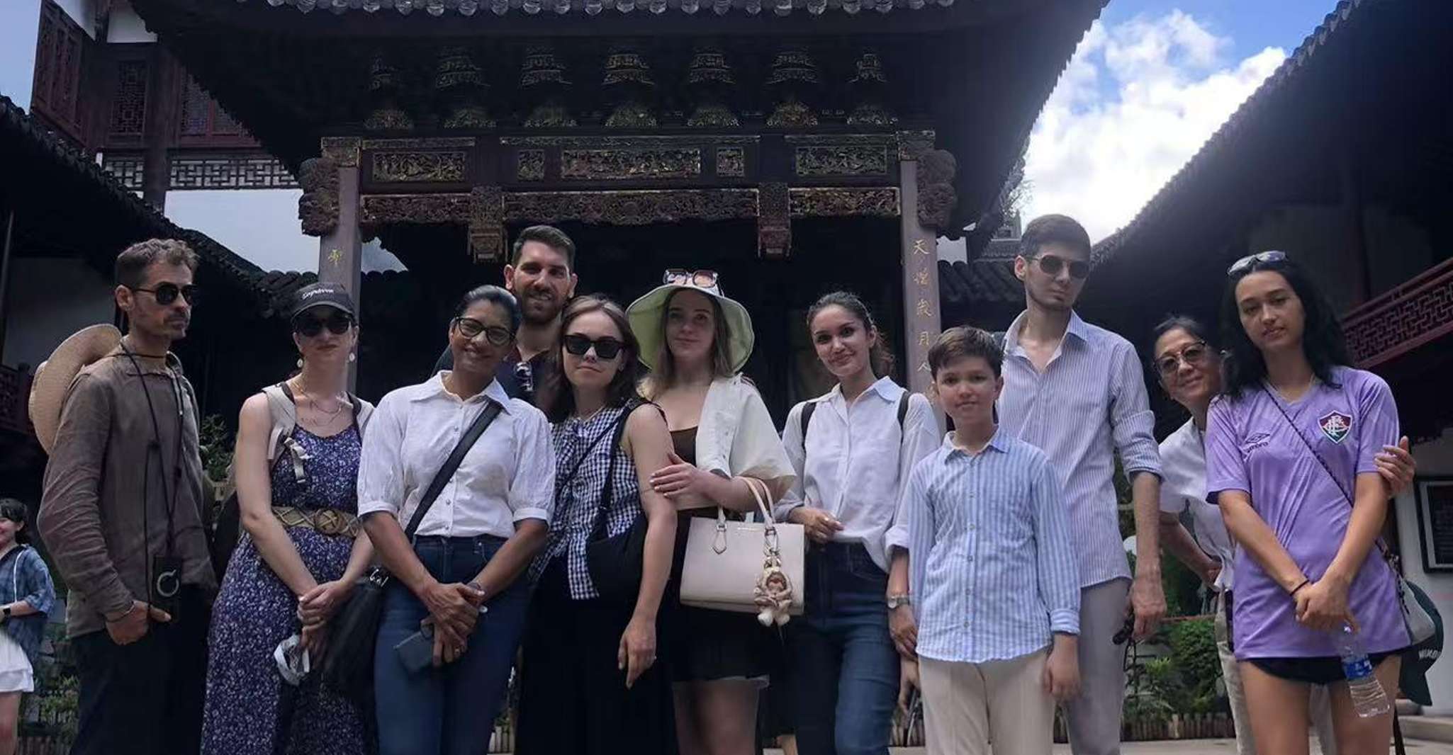 Yu Garden, Old Street, Bund & Zhujiajiao Water Town Bus Tour photo 14