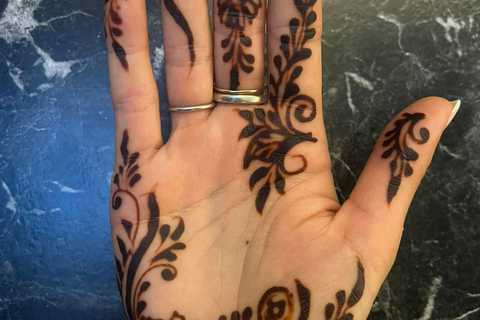 Djerba : expérience du henné et du hargouss avec transfertDjerba : Expérience au henné et aux hargouss avec transfert