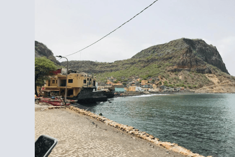 Wyspa Santiago: wycieczka łodzią do Aguas BelasWyspa Santiago: Wycieczka łodzią do Aguas Belas