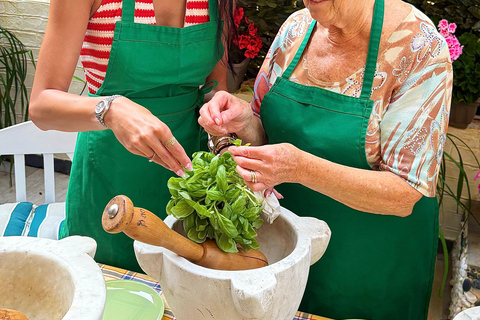 Cooking lesson: Genoese pesto made in a mortar with the World Champion Cooking class: Genovese pesto made in a mortar with the World Champion