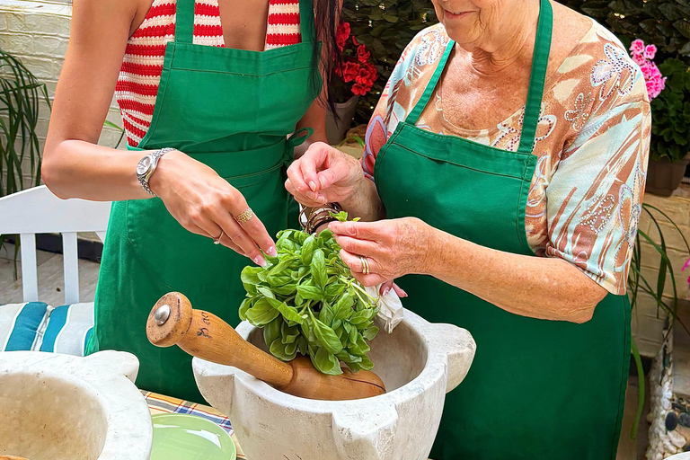 Cooking lesson: Genoese pesto made in a mortar with the World Champion Cooking class: Genovese pesto made in a mortar with the World Champion