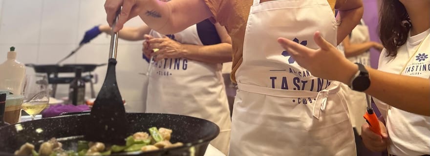 Corso di cucina sulla paella ad Alicante, tapas, bevande e mercato