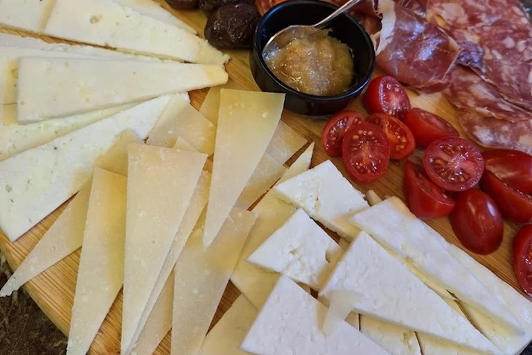 Thessaloniki: Greek Wines & Bites Tasting