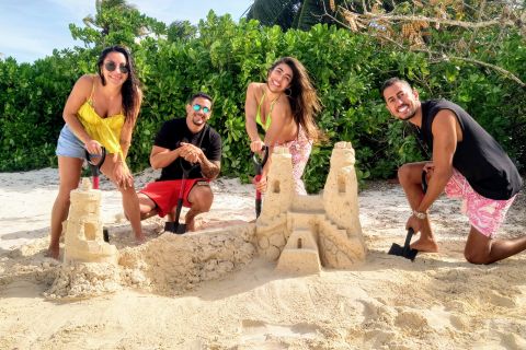 Nassau, Bahamas: Actividad en la playa para esculpir castillos de arena y picnic