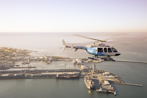 Cape Town: Table Mountain 360° Helicopter Flight & Champagne