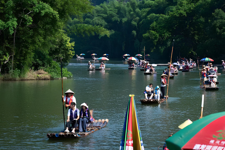 Yangshuo dévoilée : vue sur le karst, dérive en bambou et coucher de soleil en trainGuide pour les autres langues