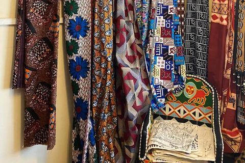 Nairobi: Cultural Shopping and Kazuri Beads Factory Tour Nairobi: Cultural Shopping and Cultural Dances Experience