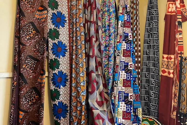 Nairobi: Cultural Shopping and Kazuri Beads Factory Tour Nairobi: Cultural Shopping and Cultural Dances Experience