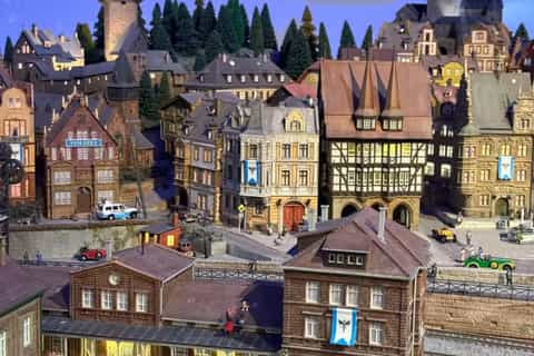 Tokyo: Small Worlds Ticket & Miniature Photo Guide - Image 3
