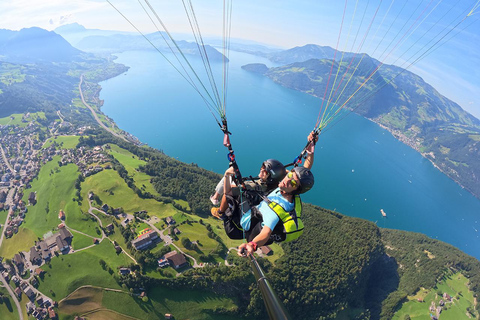 Lucerna: Voli in parapendio in tandem