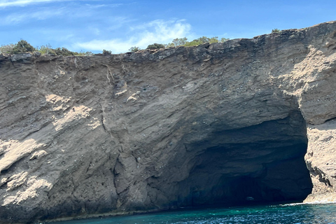 Ibiza: Boat Trip with Snacks, Drinks and Swim Stop