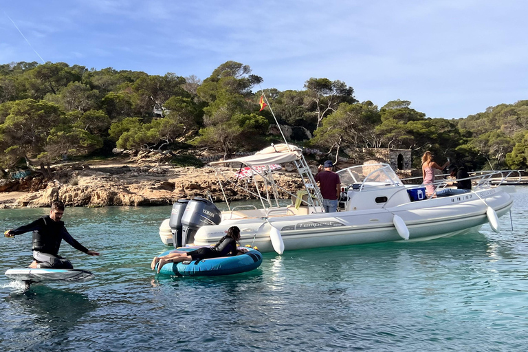Palma de Mallorca: Private Sunrise Boat Tour & Watersports Sunrise experience + Long stop with water toys.