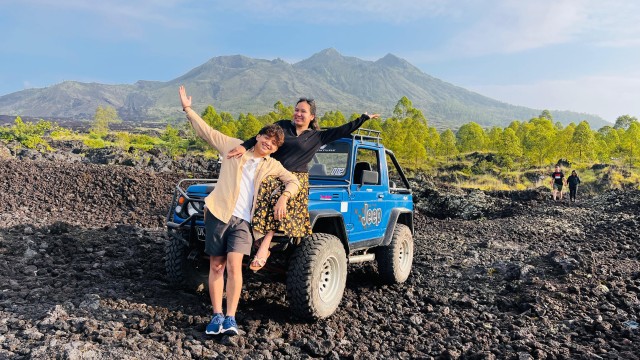 Bali : Mount Batur Jeep Sunrise & Natural Hot Springs