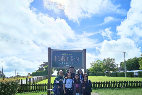 Private Day Tour - Hobbiton Movie Set, Rotorua & Treewalks