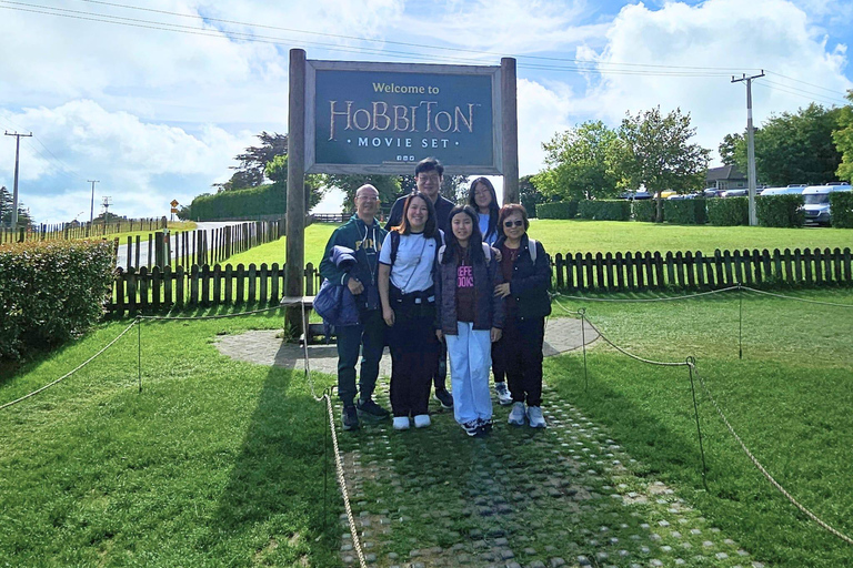 Private Day Tour - Hobbiton Movie Set, Rotorua & Treewalks