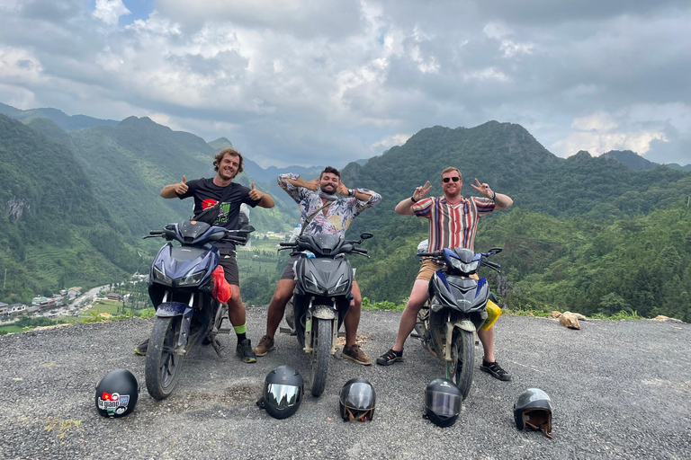 Giro di Ha Giang: Tour di 4 giorni in moto a guida autonoma - SENZA BUS