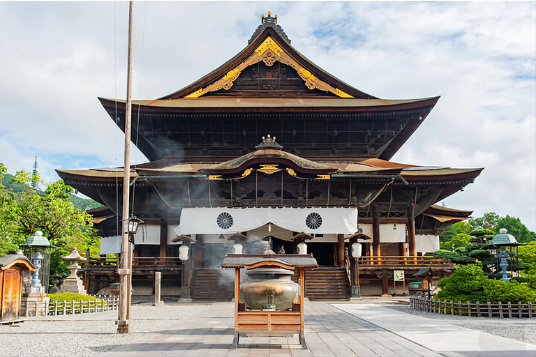 Desde Tokio: Nagano, Templo Zenkoji, Excursión de un día a los Monos de las NievesDesde Tokio: Excursión privada de un día a Nagano, Templo, Monos de Nieve