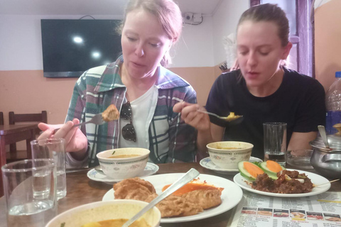Kathmandu: Asan Market & Thamel Tour with Nepali Dinner