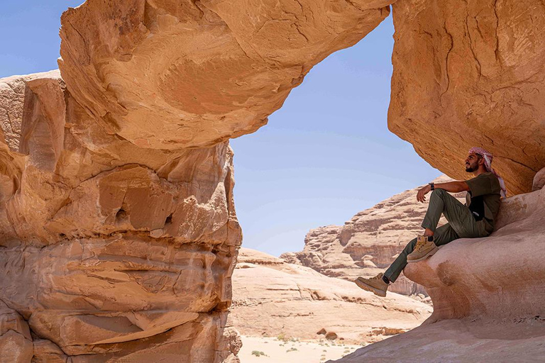 Wadi Rum: 4x4 Full day Tour with Bedouin Guide and Sunset