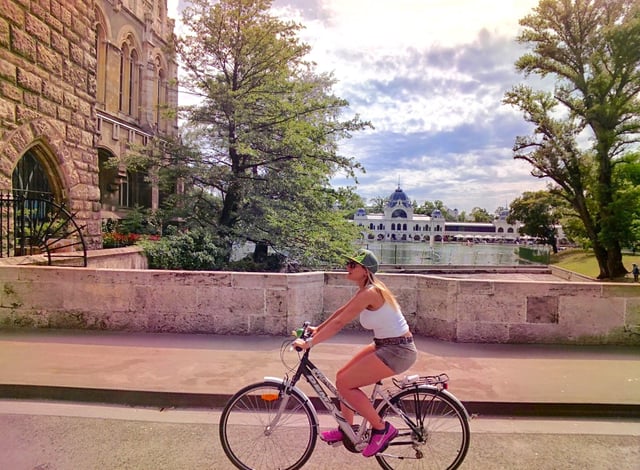 Tur cu bicicleta prin Budapesta, cu un ghid local certificat