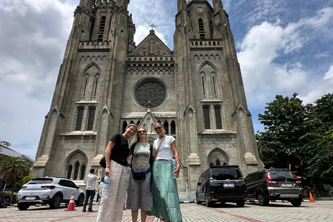 Tour in scooter della città di GiacartaTour della città in scooter a Giacarta